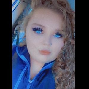 Meet your Posher, Chloe